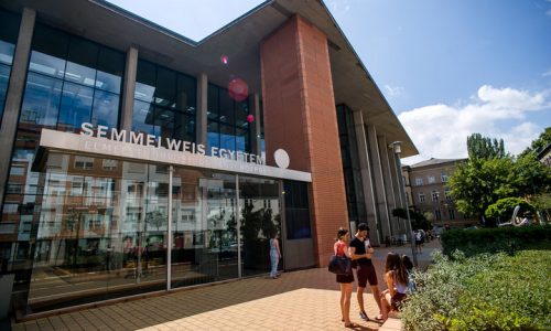 A világ 300 legjobb egyeteme közé került a Semmelweis Egyetem