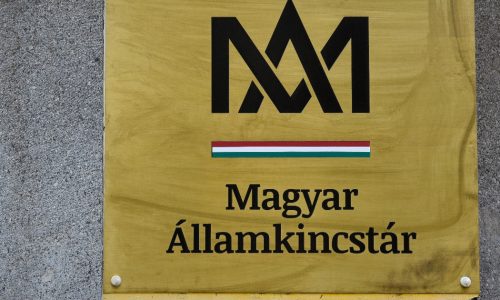 Csalók járják a házakat a babakötvények ügyében