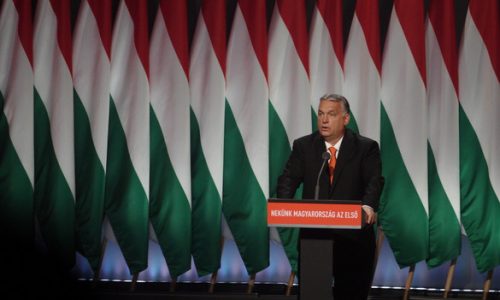 Teljes 13. havi nyugdíjat ad a kormány februárban