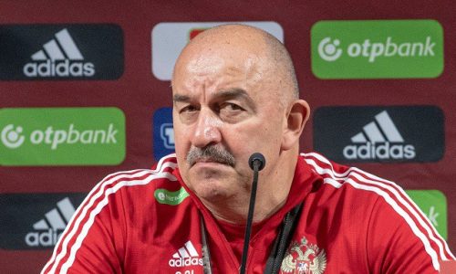 Orosz vezetőedzőt kap a Fradi