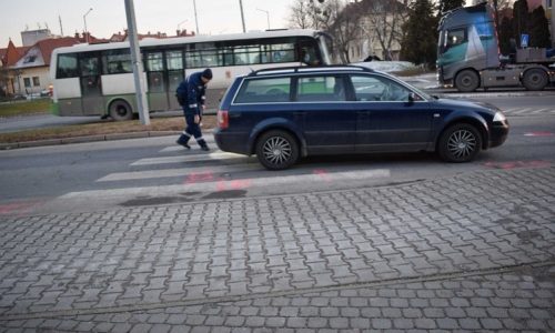 Zebránál ütöttek el két nőt Tatán
