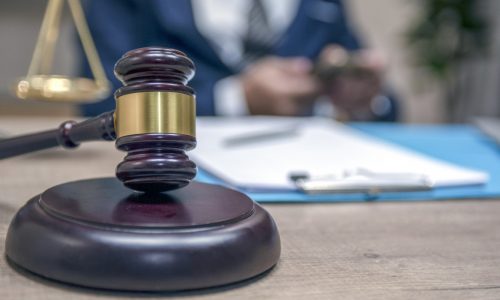 4 év börtönre ítélt az Esztergomi Járásbíróság egy nőt, aki fizetés nélkül távozott több szállodából