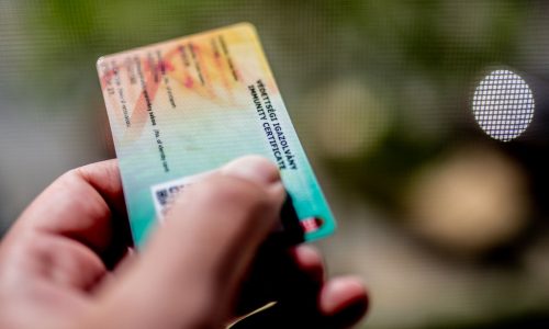Február 15-től a védettségi igazolvány oltási igazolvánnyá alakul