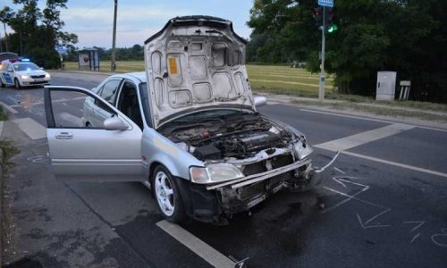 Bódult állapotban okozott balesetet egy 25 éves tatai sofőr