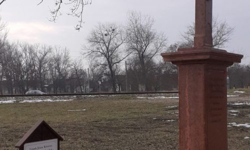 Útmenti keresztet újítottak fel Táton
