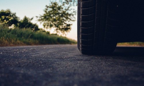 Túlsúlyos járműve miatt bukott le egy csempész Komárom-Esztergom megyében