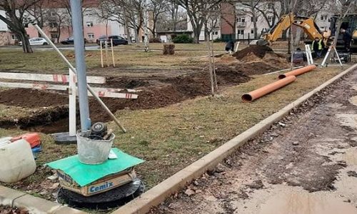 Aszfaltozzák a parkolókat Oroszlányban