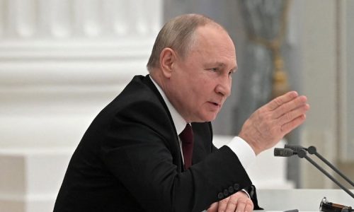 Putyin bejelentette a szakadár Népköztársaságok szuverenitásának elismerését