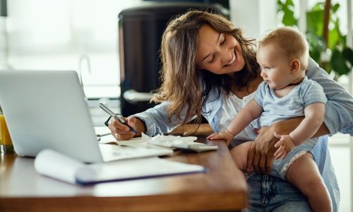 Postai úton mától érkezik a családi adóvisszatérítés