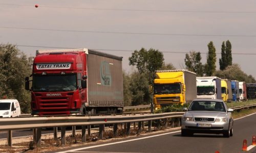 Óriáskamionok jöhetnek az utakra