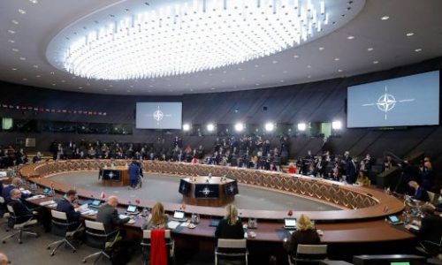 Pénteken rendkívüli tanácskozást tartanak a NATO-tagállamok vezetői