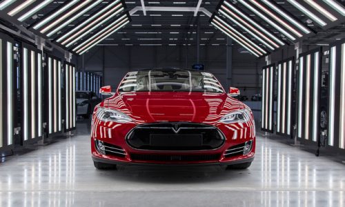 Megnyitotta első európai üzemét a Tesla