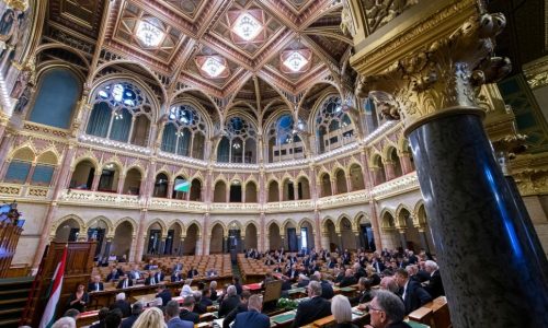 Megyei jogú várossá válik Esztergom és Baja