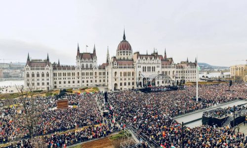 Több százezren hallgatták Orbán Viktor beszédét