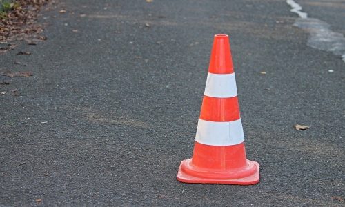 Zajlik az útfelújítás Dorogon