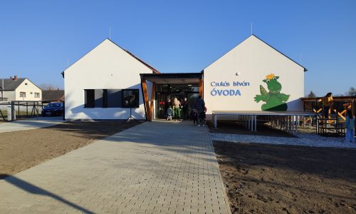 Új óvodát adtak át Bakonysárkányon