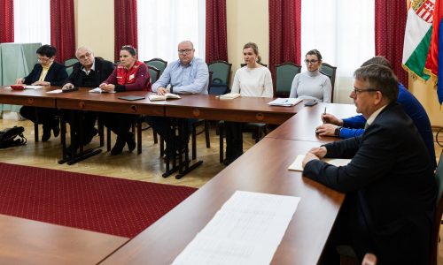 Ismét ülésezett az önkormányzat Humanitárius Tanácsa Tatán
