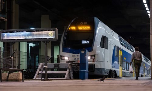 Bővül az emeletes vonatjáratok száma az esztergomi vonalon