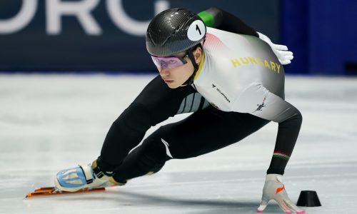 Liu Shaoang triplázott