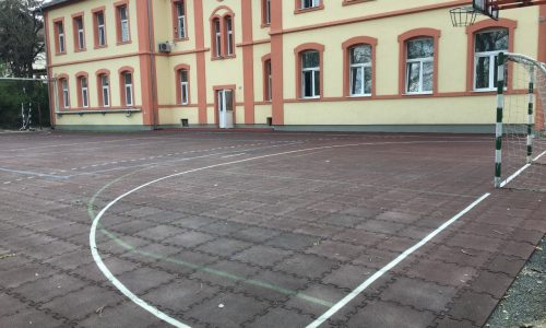 Gumiburkolatot kapott a Mikes sportpályája
