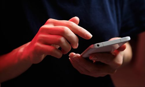 Eljárás indul az ellenzéki sms-ek miatt