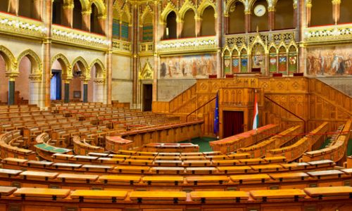 Harminc napon belül összeül az új parlament