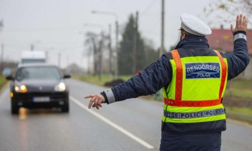 Fokozottan ellenőrzik a járművezetőket a rendőrök