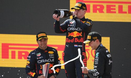 Verstappen győzött és élre állt az összetettben