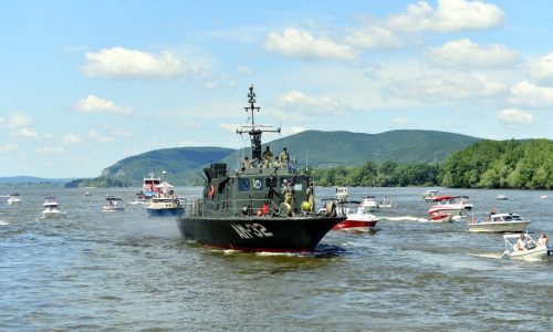 Hajós felvonulással nyitották meg a turisztikai szezont a Dunakanyarban