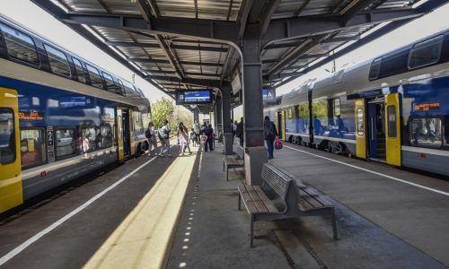Változik a tömegközlekedés menetrendje a pünkösdi hosszú hétvégén