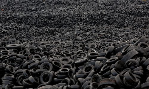 Sikeres volt a veszélyes hulladékgyűjtés, legközelebb gumiabroncsot gyűjtenek Esztergomban