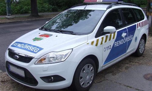 Késsel és tőrrel fenyegette volt élettársát és annak családtagjait egy férfi Komáromban