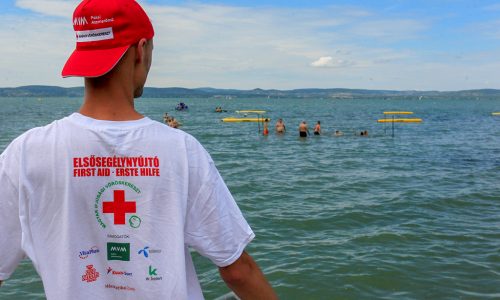 Megkezdte munkáját a balatoni elsősegélynyújtó szolgálat