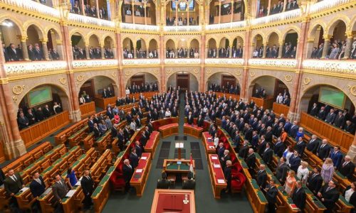 Megszavazta a parlament a KATA módosítását