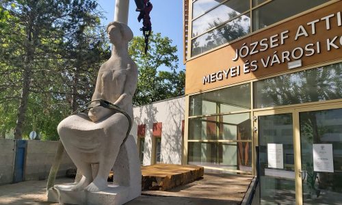 Elfoglalta régi helyét a tatabányai szobor