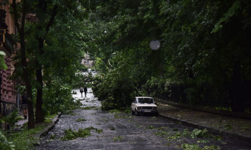 Súlyos károkat okozott a vihar Oroszlányban és környékén