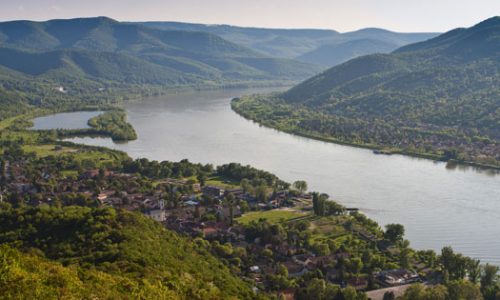Megtalálták a Dunában a Visegrádnál eltűnt lány holttestét