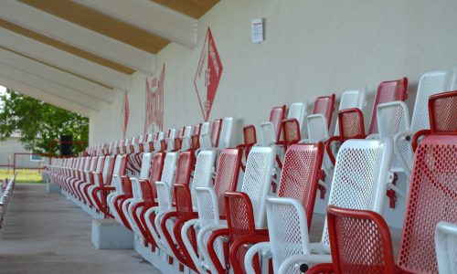 Új lelátóval gazdagodott a kisbéri sporttelep