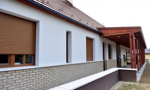Katolikus közösségi házat avattak Dorogon