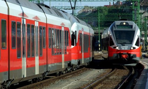 Újabb kedvező változások léptek érvénybe az oroszlányi vasúti menetrendben