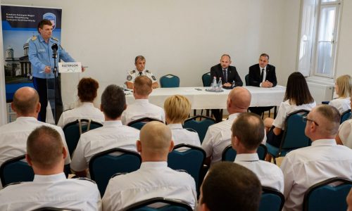 Rendőröket köszöntöttek Esztergomban