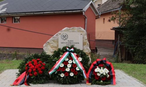 Kitüntetéseket adtak át a Bányásznapon, Bajóton