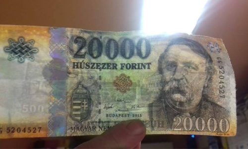 Meghosszabbították a pénzhamisító letartóztatását
