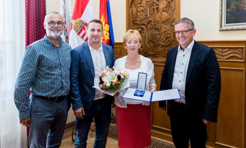 Neves elismerést kapott a Tatai Közös Önkormányzati Hivatal munkatársa