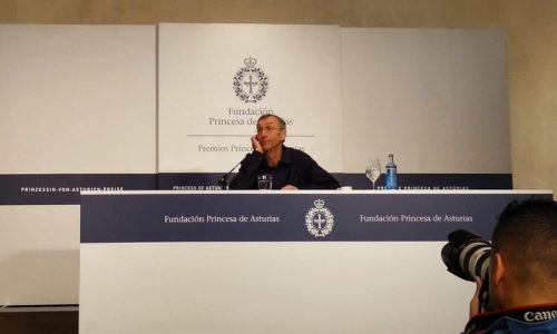 Svante Pääbo kapja az orvosi-élettani Nobel-díjat