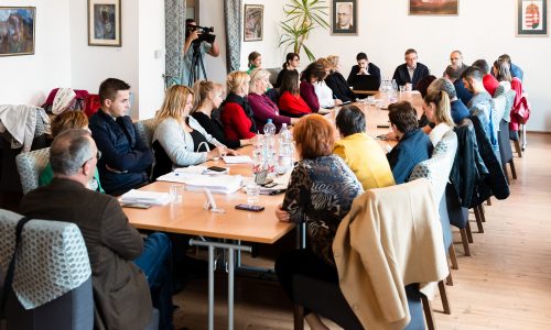 Az energiatakarékosságról tárgyaltak Tatán is