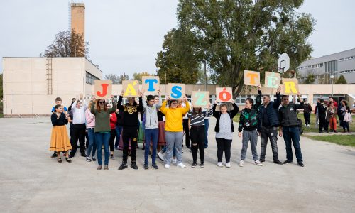 Új játszótere van a tatai Módszertani Intézménynek