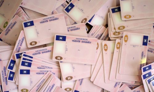 Igazolványra januártól is szükség lesz az utakon