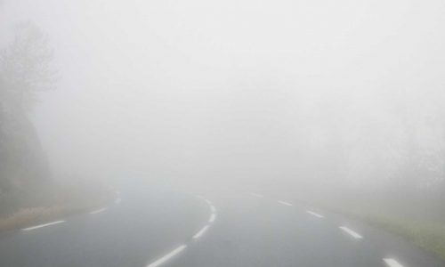 A ködös idő veszélyeire figyelmeztet a rendőrség