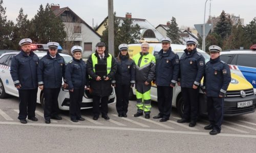 Öt közlekedésrendészeti rendőrt jutalmazott idén a Magyar Autóklub Komárom-Esztergom megyében